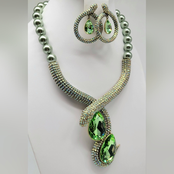 Heidi Daus Peridot Swarovski Crystal Snake/Serpent Statement Jewelry Set - Picture 8 of 13